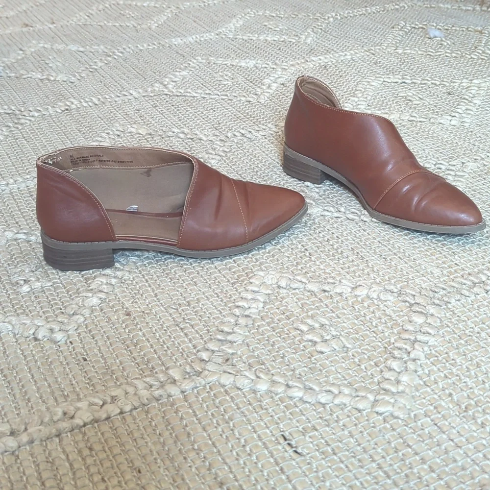 Universal Thread Brown Shoes | Flats / Sandals | Size 6.5